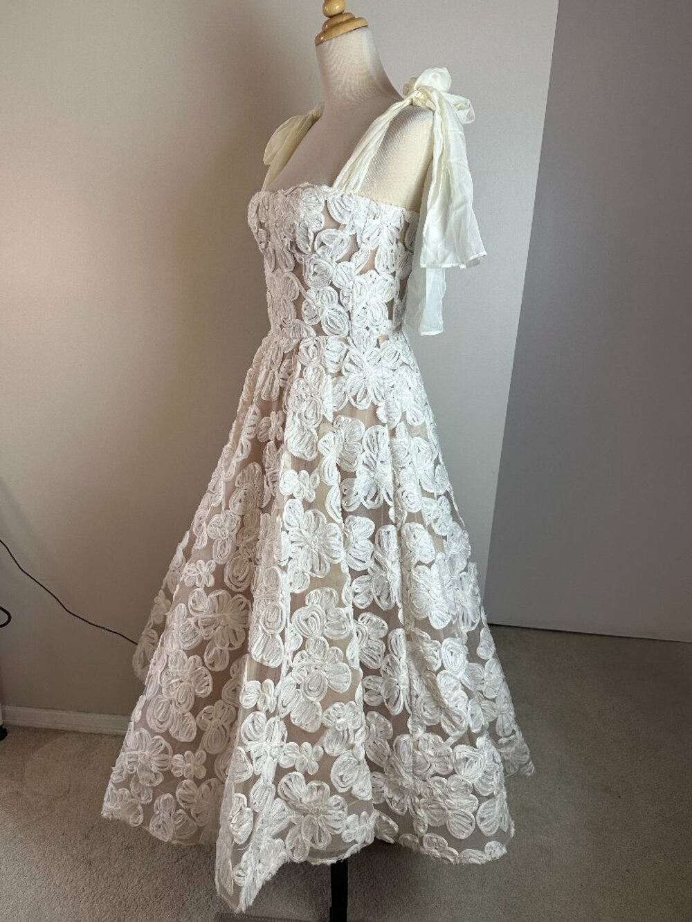 Bronx and Banco Sabrina Bridal Floral Lace Midi Dress XS NWOT White - Picture 7 of 11